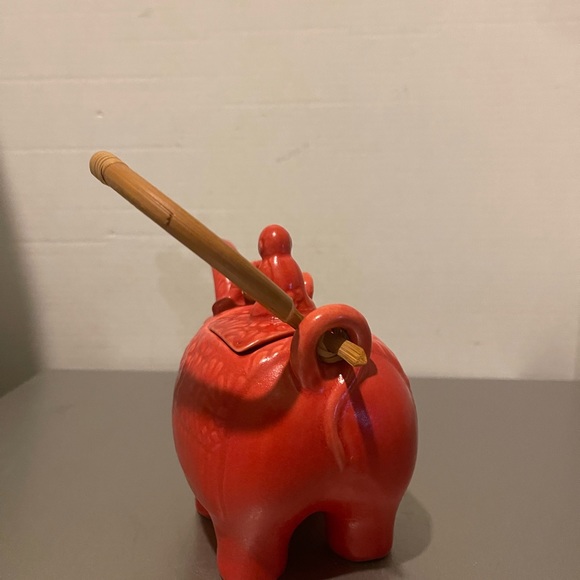 Buddha and the Ruby Elephant Teapot - Picture 2 of 5